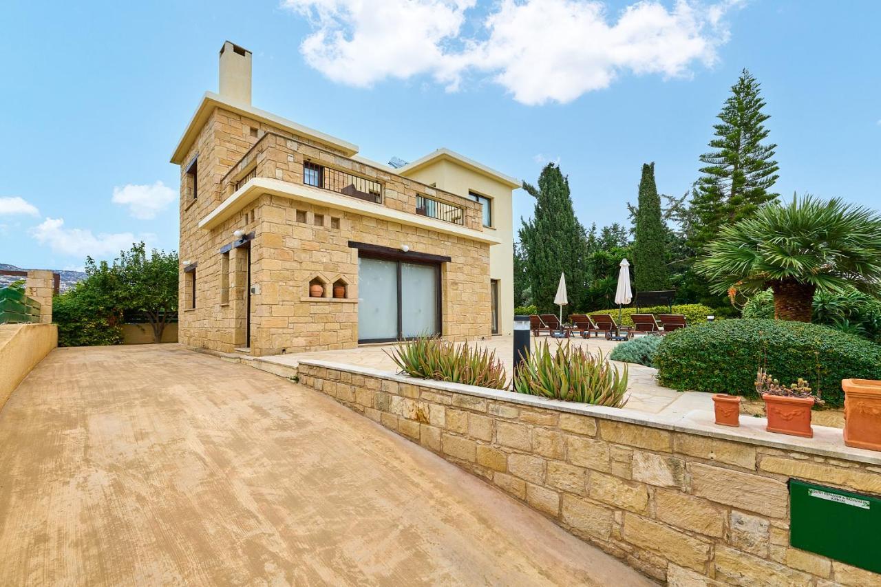 Villa Camelot By Ezoria Villas Coral Bay Exterior foto